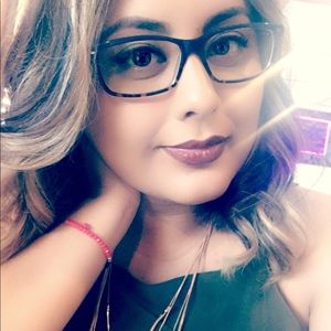 Meet your Posher, Lorena